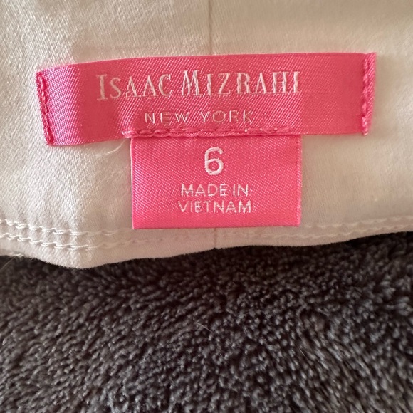 Isaac Mizrahi White Shorts with Scalloped Hem - Picture 3 of 7